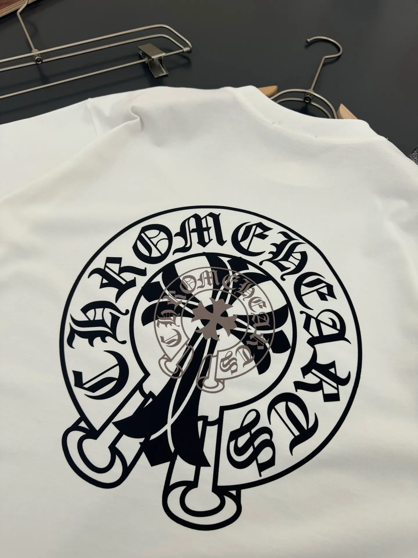 🅿️210 Chrome Hearts*320g heavyweight pure cotton T-shirt, thick, breathable and loose fit. Printed logo design. Spring and summer new round neck fashionable short-sleeved T-shirt. Comfortable against the skin, durable and easy to wear. Meticulous original craftsmanship, a must-have for casual and versatile colors. Color: black white. Size: S M L XL XXL